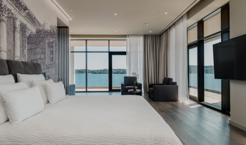 Deluxe Eck-Suite mit Meerblick